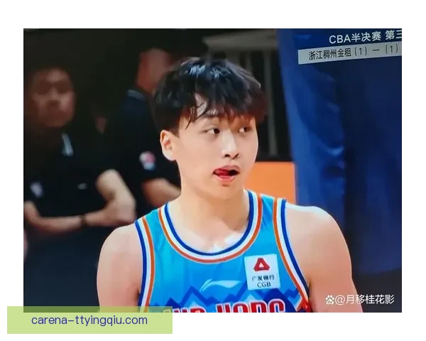 萨普里沙大胜慕尼斯帕尔利比亚五比一 赛场上演精彩进攻与防守对决